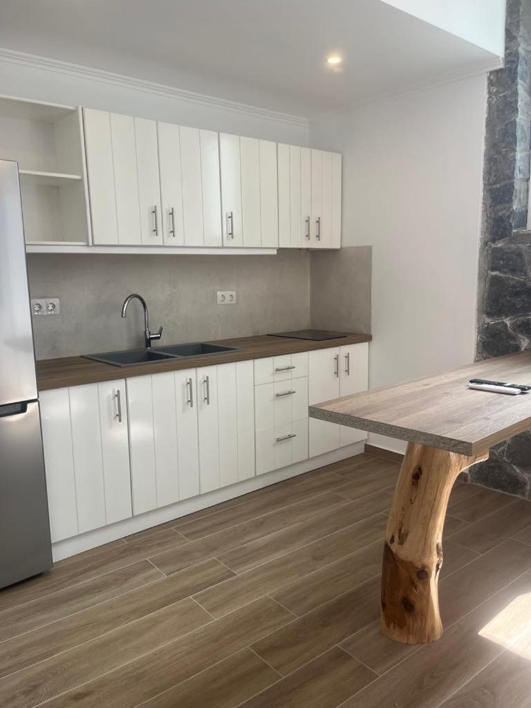 Milesian Suites Adamantas Room photo